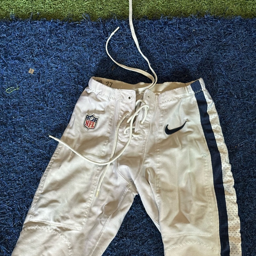Nike Navy and Cream Athletic Pants
